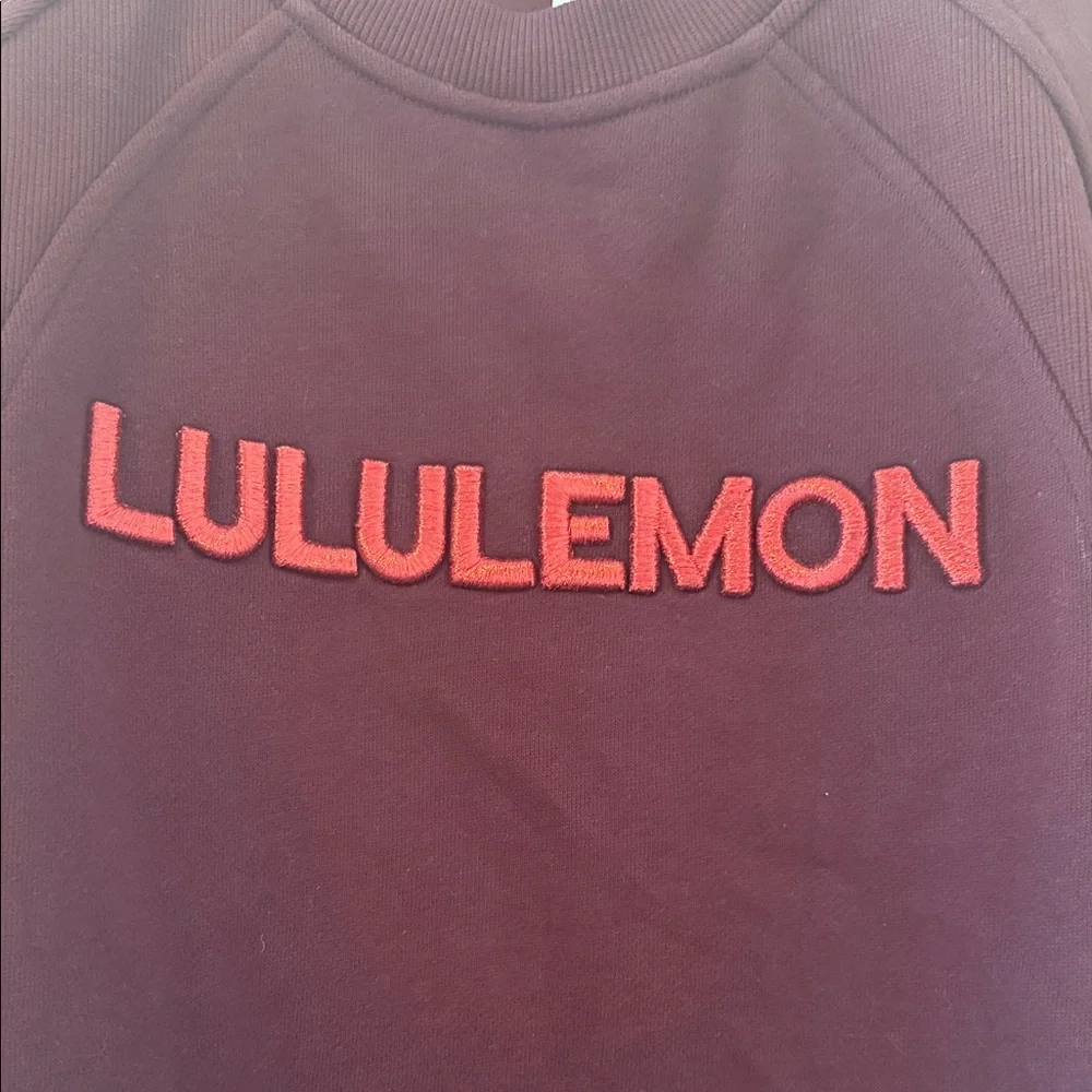 NWT Soldout Lululemon Athletica Scuba Pullover in Garnett with Spellout - Picture 4 of 6